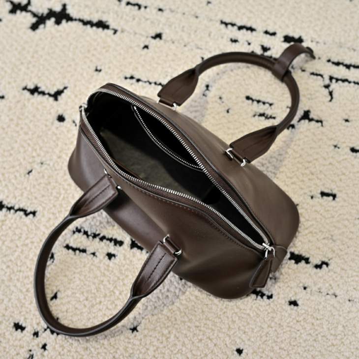 Picture of Loro Piana Handbags _SKUfw181169103fw